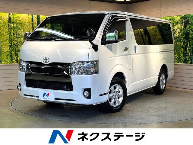 Toyota Hiace Van 1