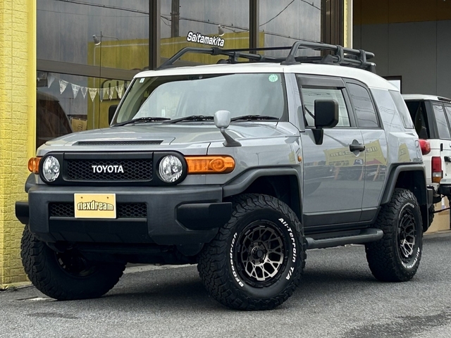 Toyota FJ Cruiser 2