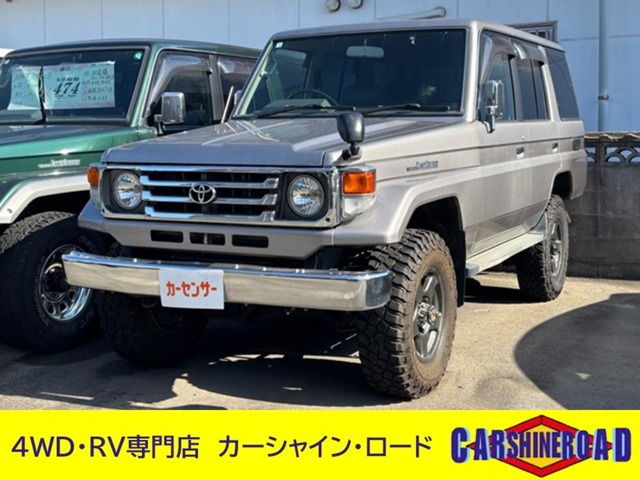 Toyota Land Cruiser 70 2