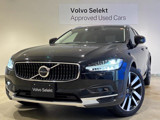 Volvo V90 Cross Country 1
