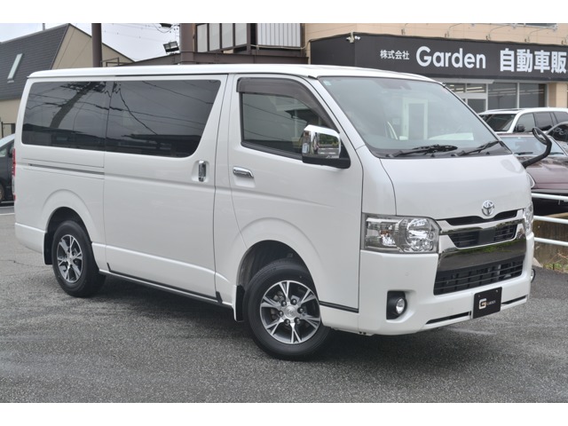 Toyota Hiace Van 1