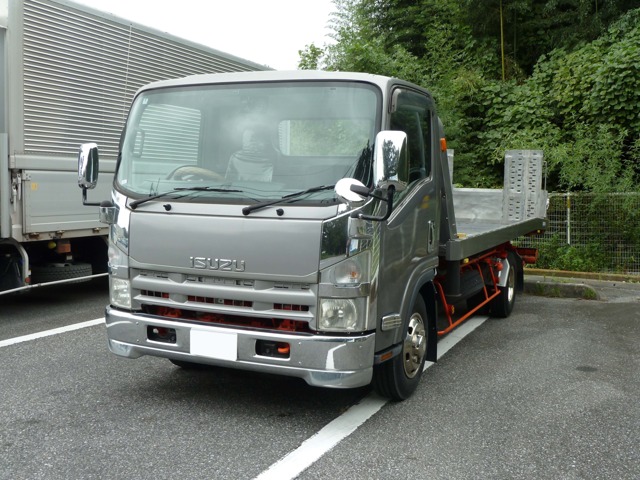 Isuzu Elf 1