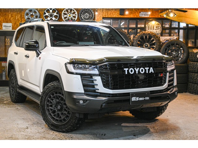 Toyota Land Cruiser 300 2