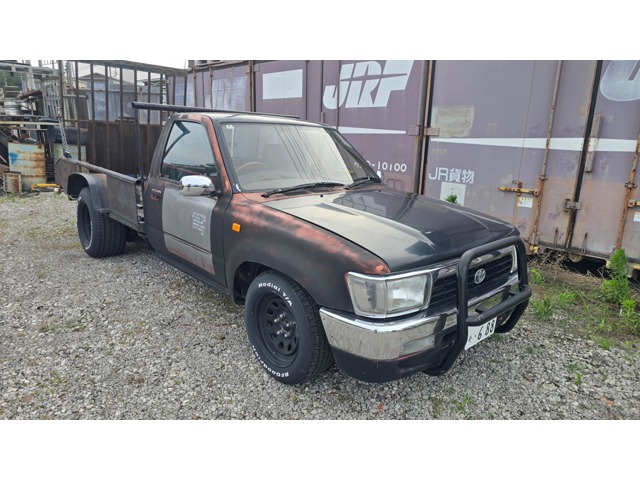 Toyota Hilux 1