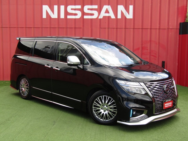 Nissan Elgrand 2