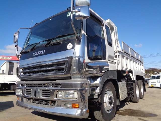 Isuzu Giga 1