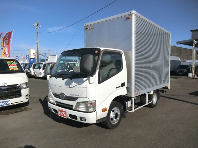 Hino Dutro 1