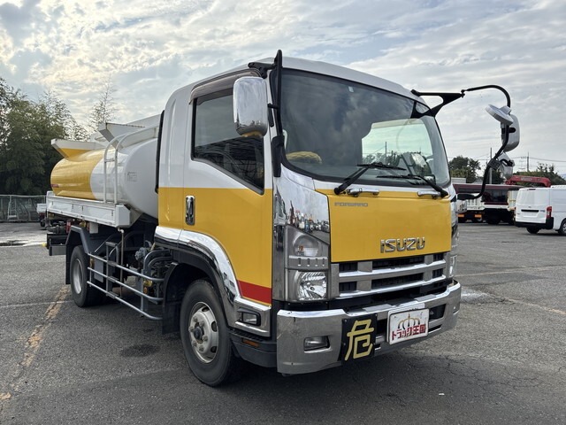 2016 Isuzu Forward