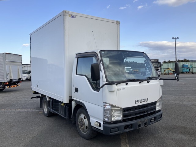 Isuzu Elf 1
