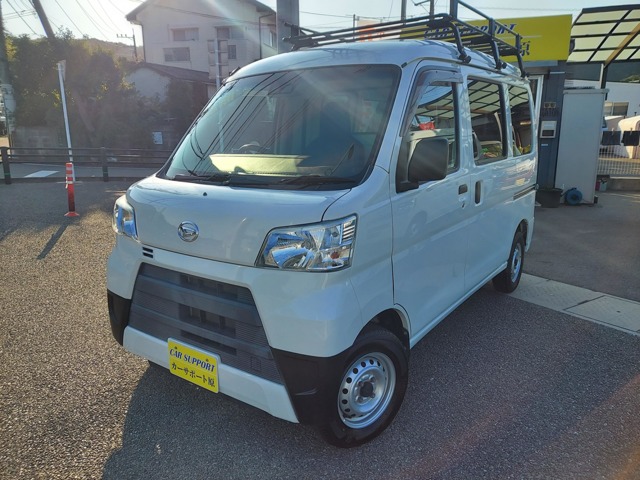 Daihatsu Hijet Cargo 1