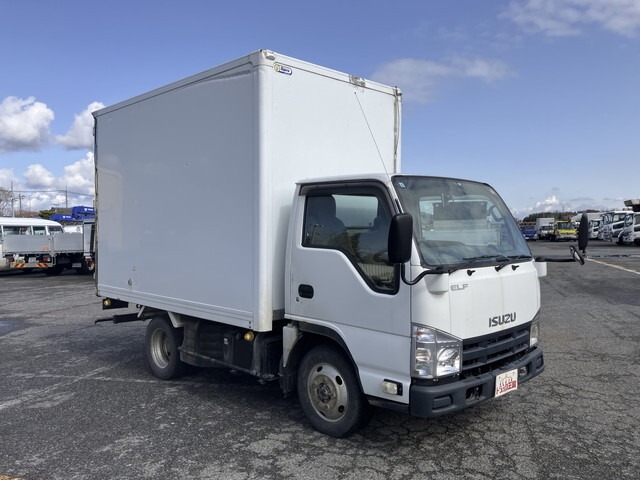 Isuzu Elf 1