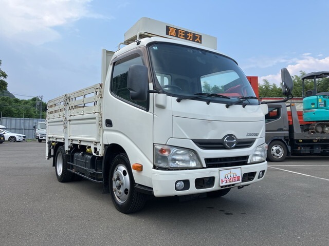 Hino Dutro 1