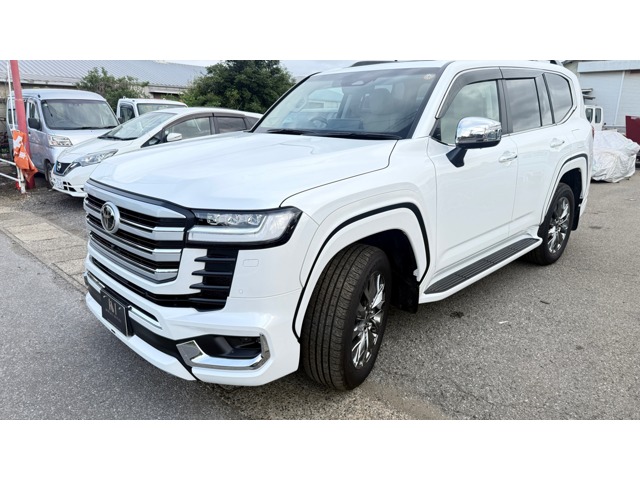 Toyota Land Cruiser 300 2