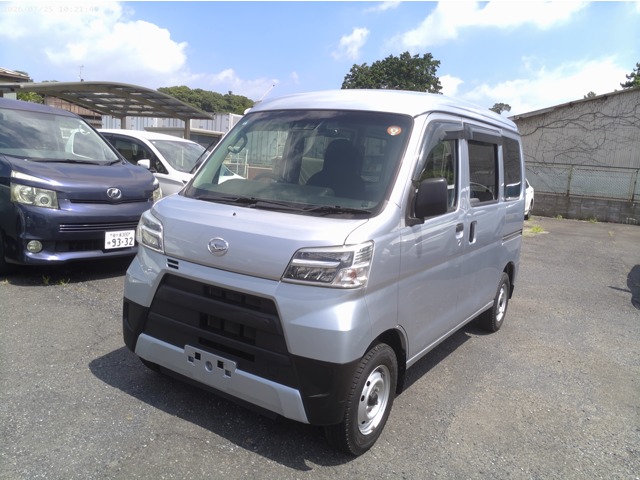 Daihatsu Hijet Cargo 1