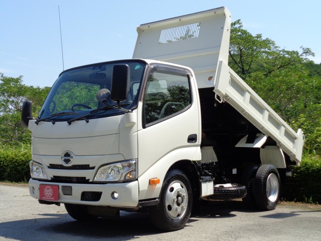 Hino Dutro 1
