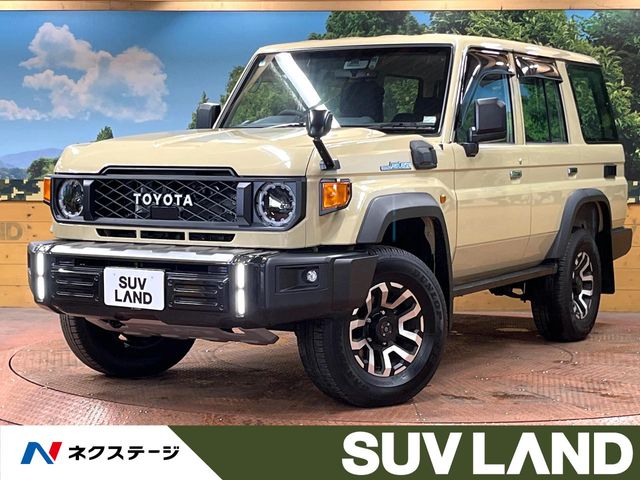 Toyota Land Cruiser 70 2