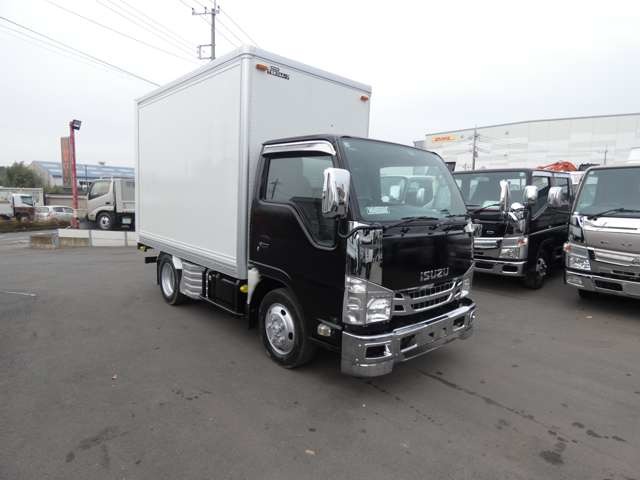 Isuzu Elf 2
