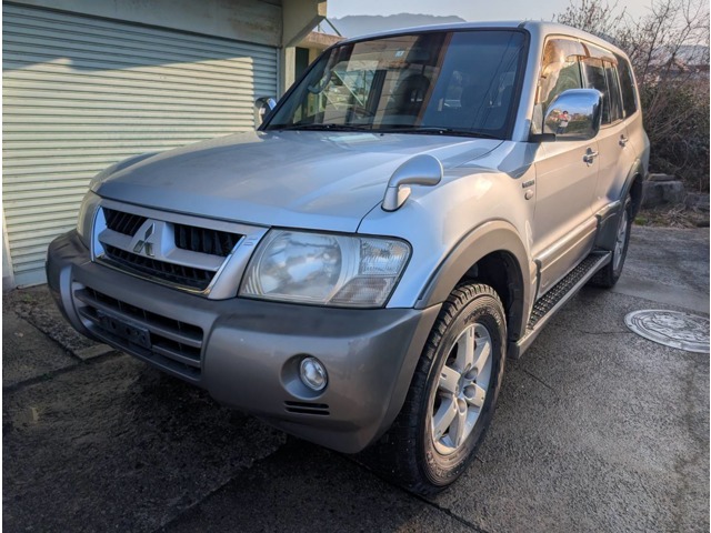 2005 Mitsubishi Pajero