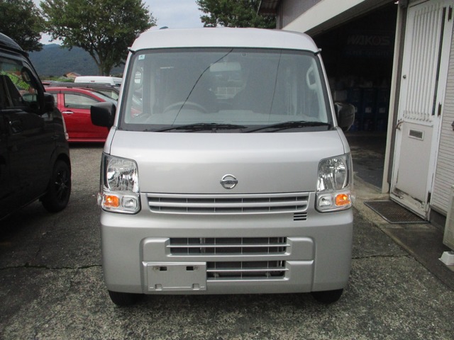 Nissan NV100 Clipper 1