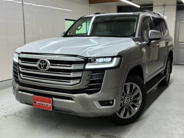 Toyota Land Cruiser 300 2