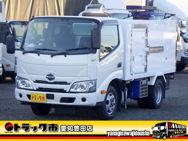 Hino Dutro 1