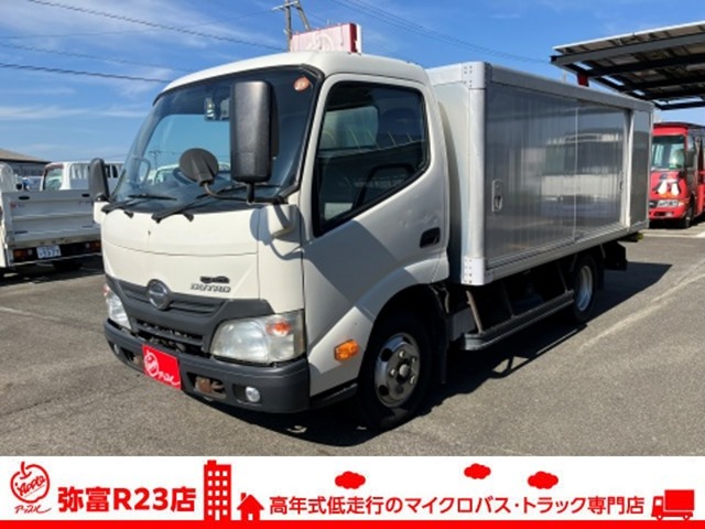 Hino Dutro 1