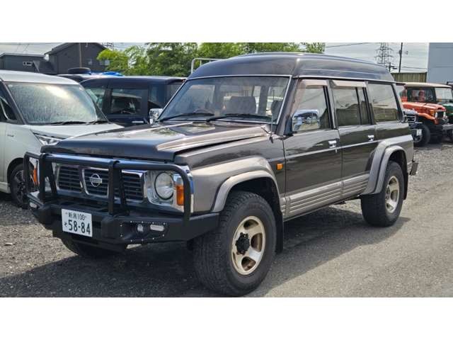 Nissan Safari 1