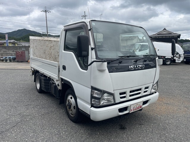 Isuzu Elf 1