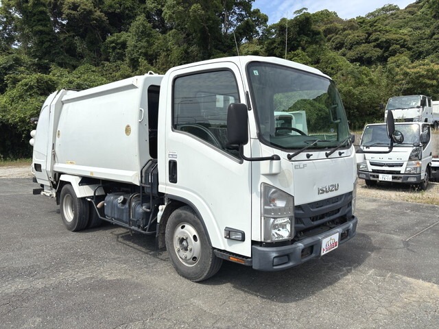 2015 Isuzu Elf