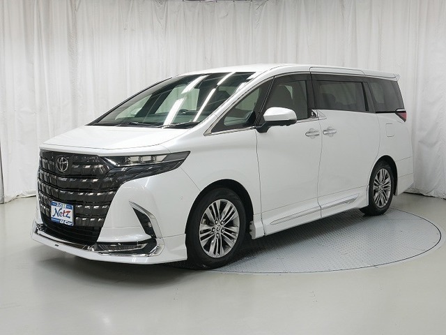 Toyota Alphard 1