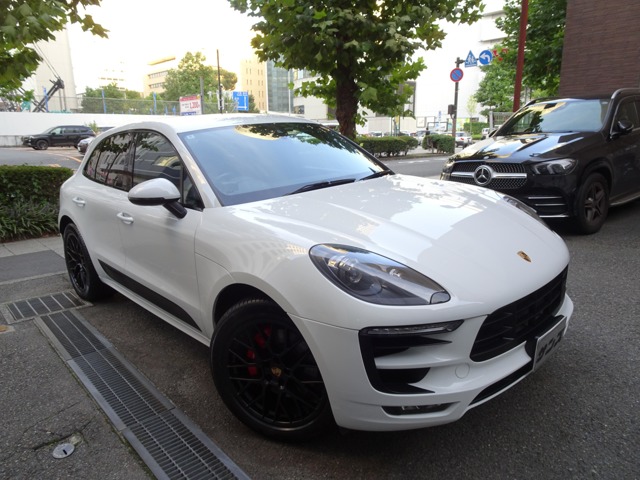 2016 Porsche Macan