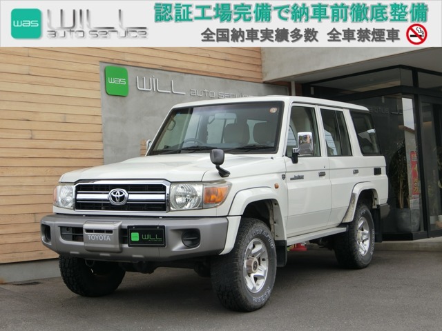 Toyota Land Cruiser 70 2