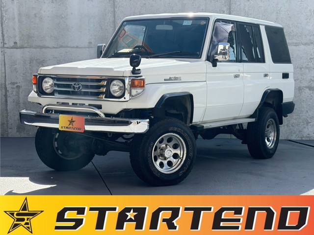 Toyota Land Cruiser 70 2