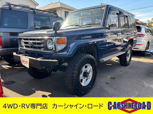 Toyota Land Cruiser 70 2