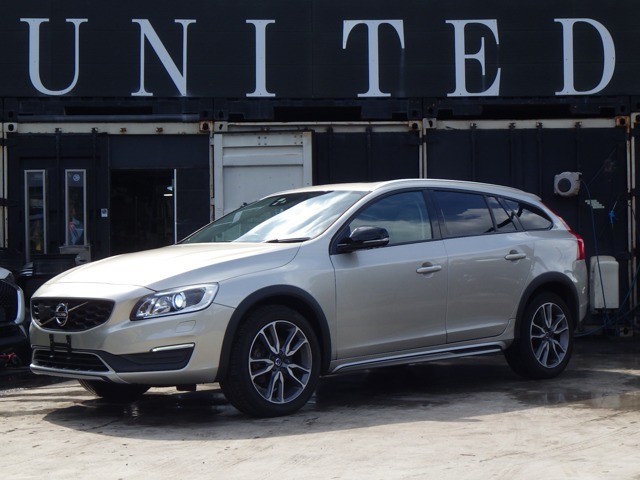 2018 Volvo V60 Cross Country