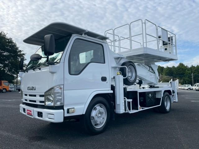 2011 Isuzu Elf