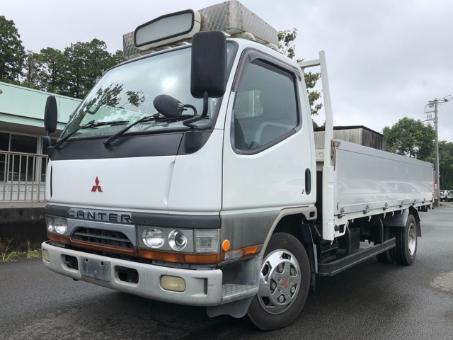 Mitsubishi Fuso Canter 1