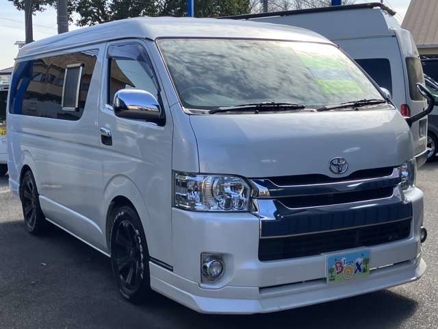 Toyota Hiace 1