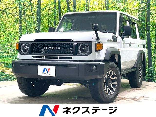 Toyota Land Cruiser 70 2