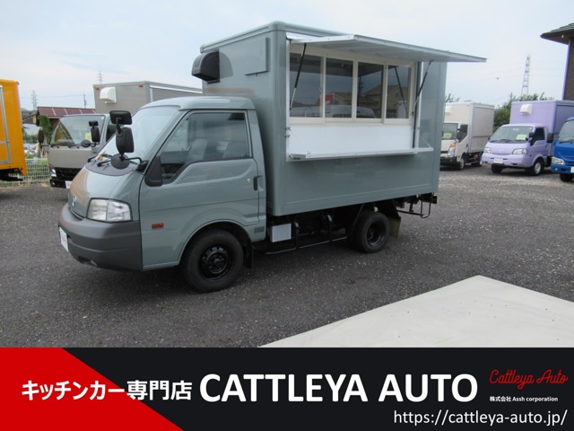 Mazda Bongo Truck 1