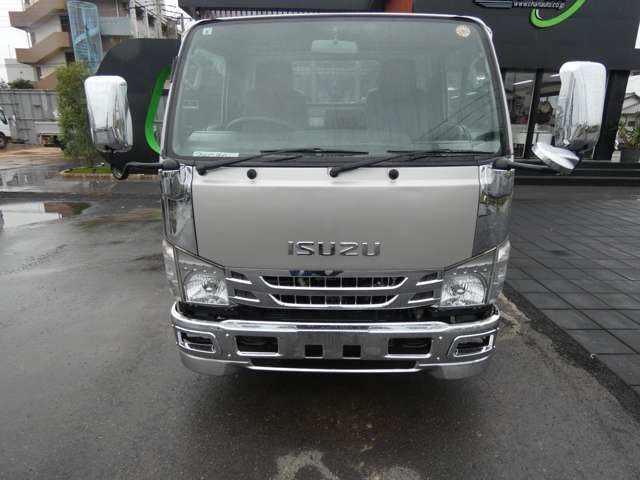 Isuzu Elf 2