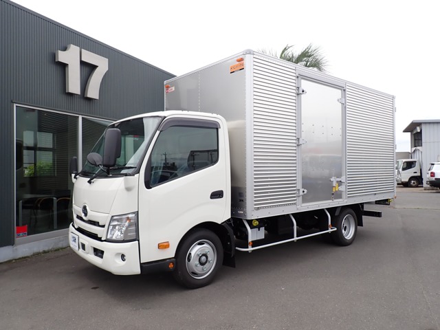 2025 Hino Dutro