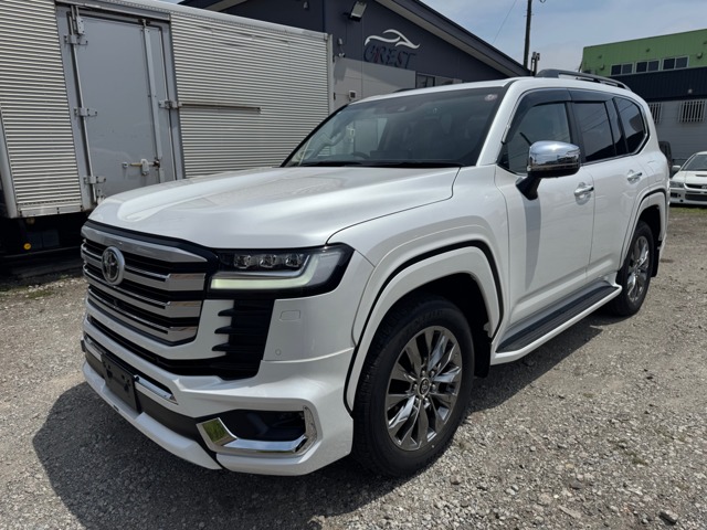 Toyota Land Cruiser 300 2