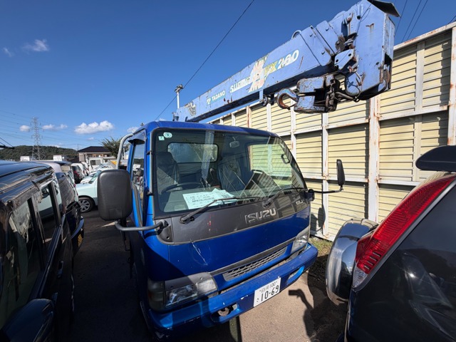 2004 Isuzu Elf