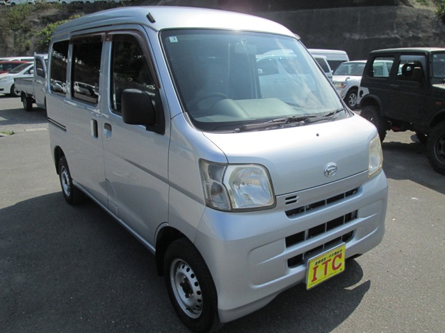 Daihatsu Hijet Cargo 1