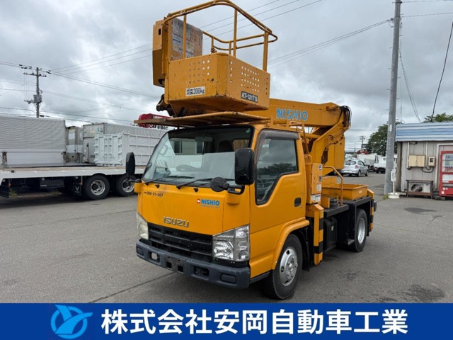 Isuzu Elf 1