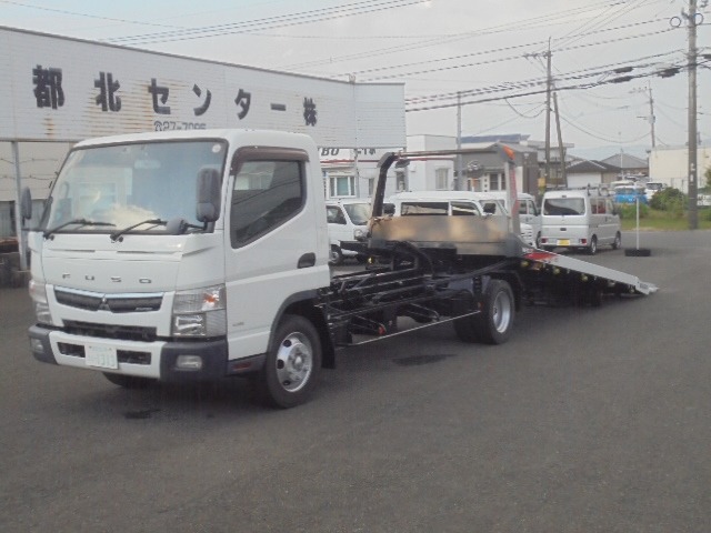 Mitsubishi Fuso Canter 1