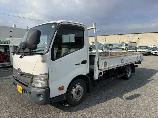 Hino Dutro 1