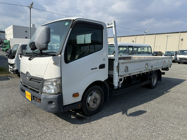 Hino Dutro 1