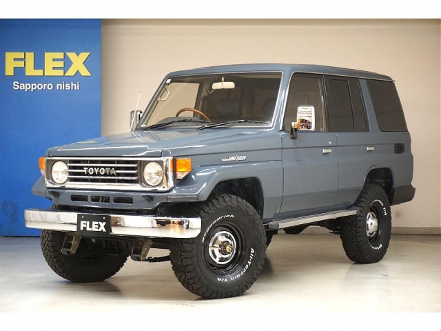 Toyota Land Cruiser 70 2